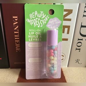 ✨ New ✨ Roll On Lip Oil With Collagen ✨